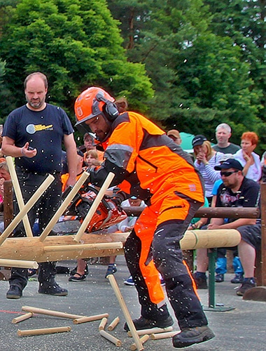 Šampionát dřevorubců v Ralsku letos s rekordní účastí i novou disciplínou