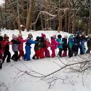 Předškoláci z Plané v zimním lese