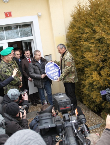Ministr Stropnický symbolicky předal Brdy veřejnosti