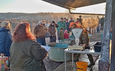 Kilo pod kilo. Vánoce se blíží a VLS spouští prodej kaprů